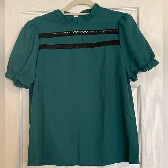 Shein blouse 💚 - Picture 3 of 6